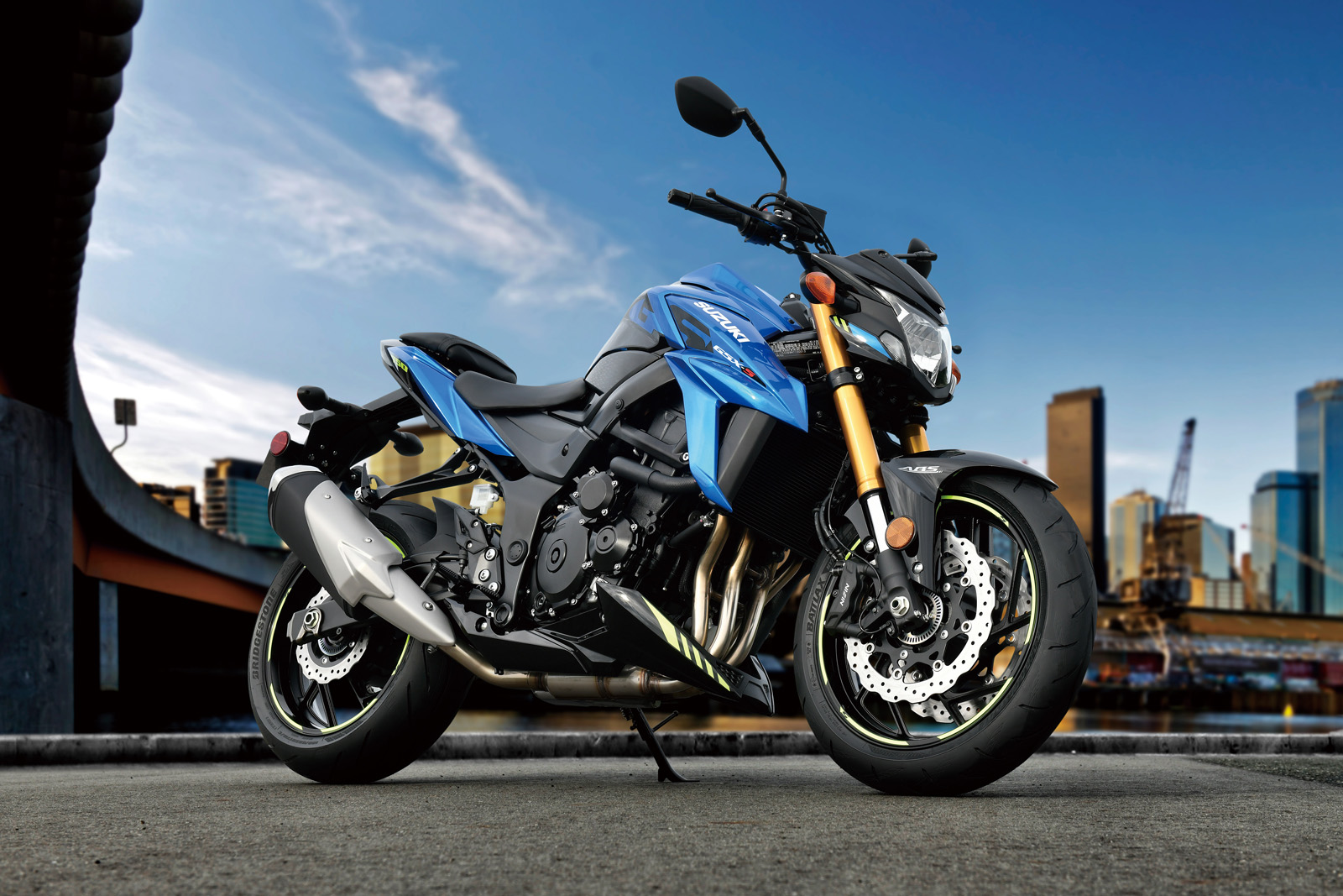 Suzuki GSX-S750 on the road - Advent Motorcycles Melbourne